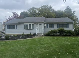 146 Mulberry Ln, Middlesex, NJ 08846