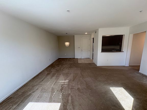 4th image of 128 N Oak Knoll Ave