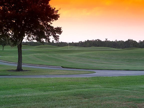 4th image of 272 Centennial Park Dr