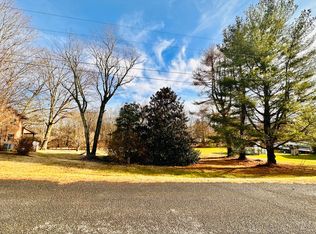 18 Hemlock Ln, Greeneville, TN 37745