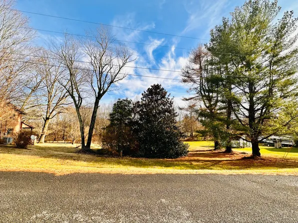 18 Hemlock Ln, Greeneville, TN 37745