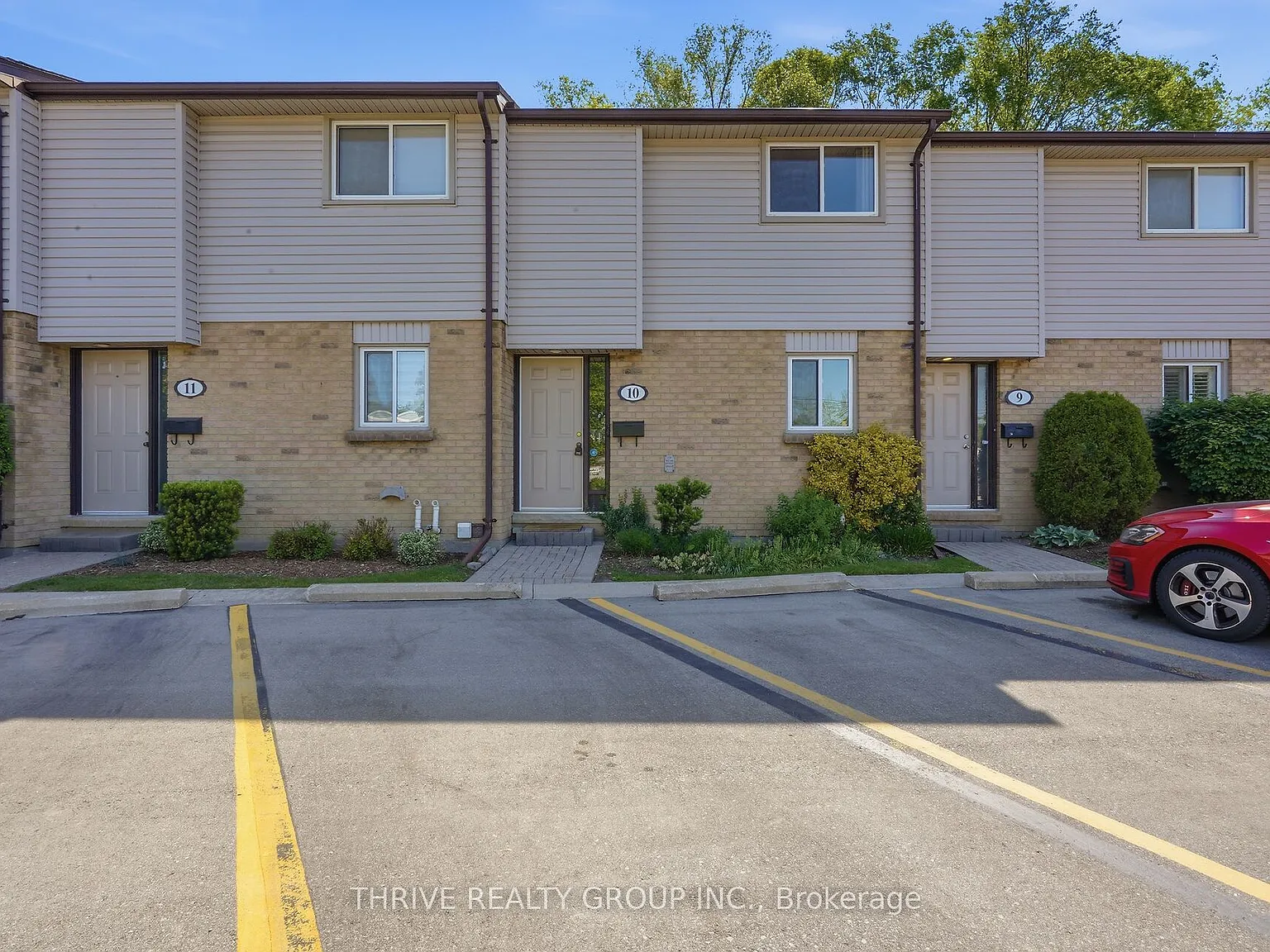 3 bed, $2,200 — Photo 1