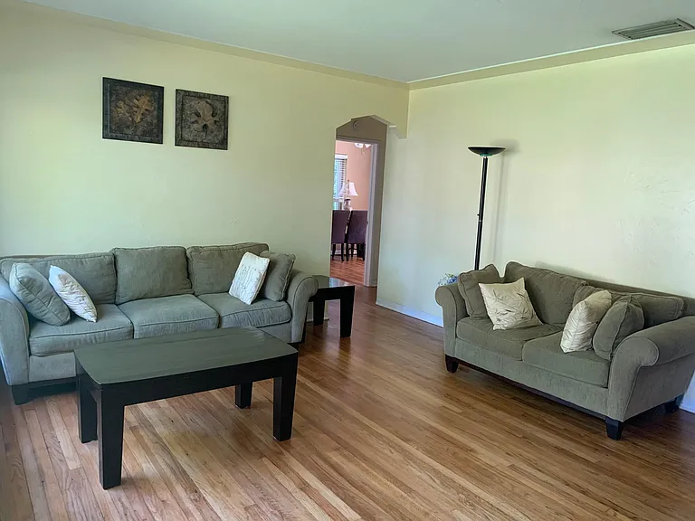 918 Ortega Ave — Photo 5