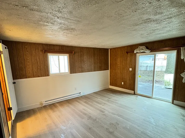 4910 Majestic Dr E — Photo 5