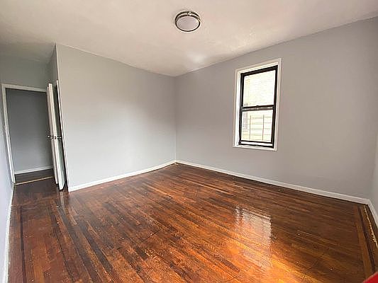 3rd image of 1685 Morris Ave APT 4D