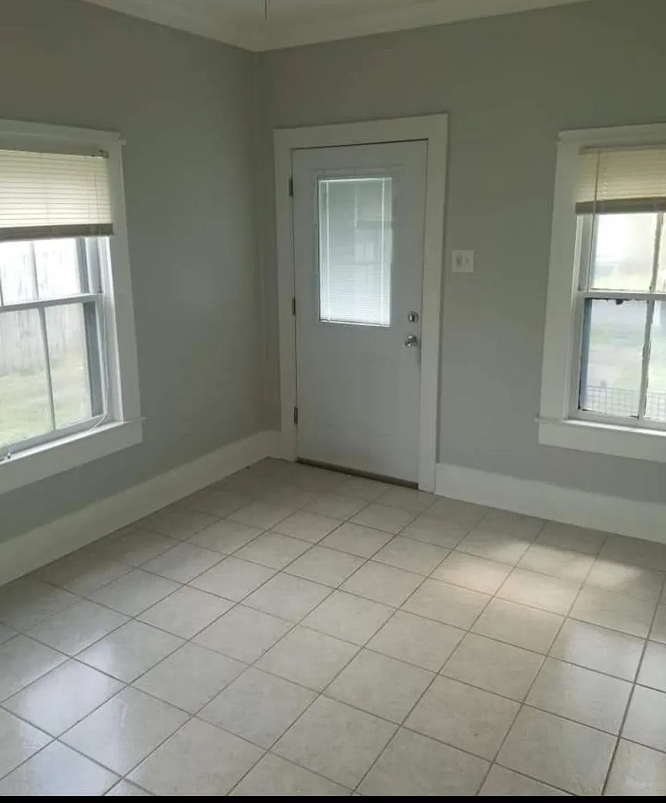 3 bed, 1075 sqft, $1,050 — Photo 2