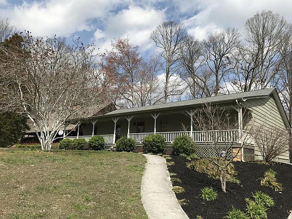 3rd image of 1424 S Courtney Oak Ln