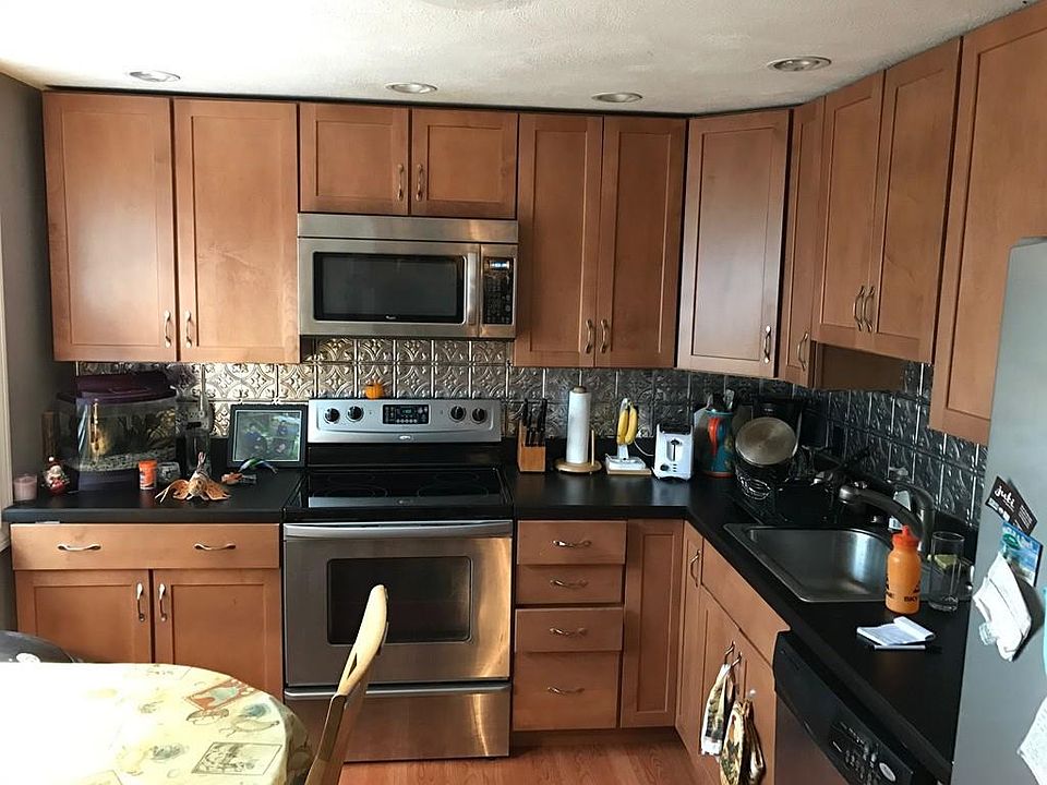 2nd image of 8 Mayberry Dr Unit 6