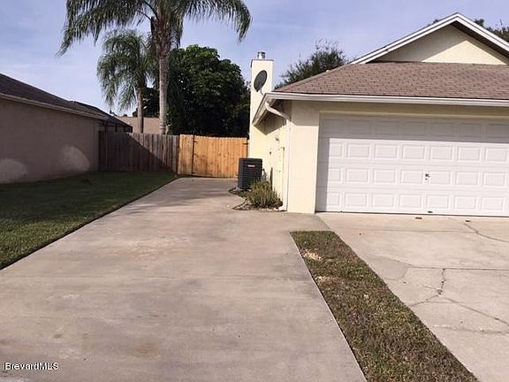 3rd image of 2582 Woodsmill Dr