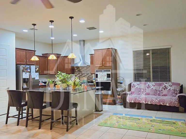 273 E Lantana Dr — Photo 8