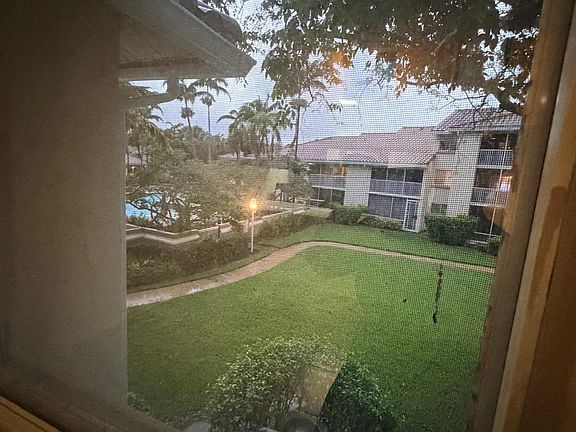 5th image of 21202 Glenmoor Dr #21202