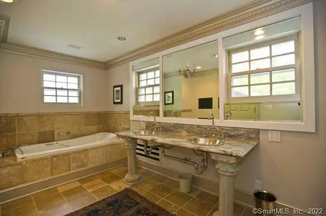 10 Sunny Ridge Rd — Photo 14