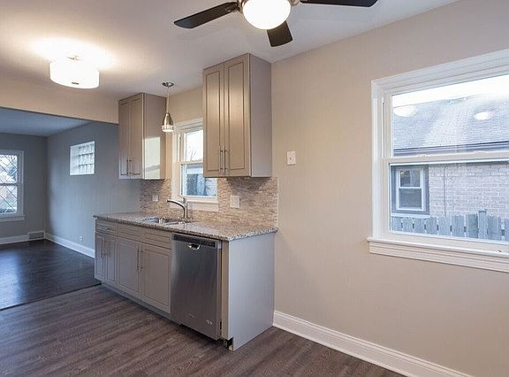 5th image of 408 Buckthorn Ln