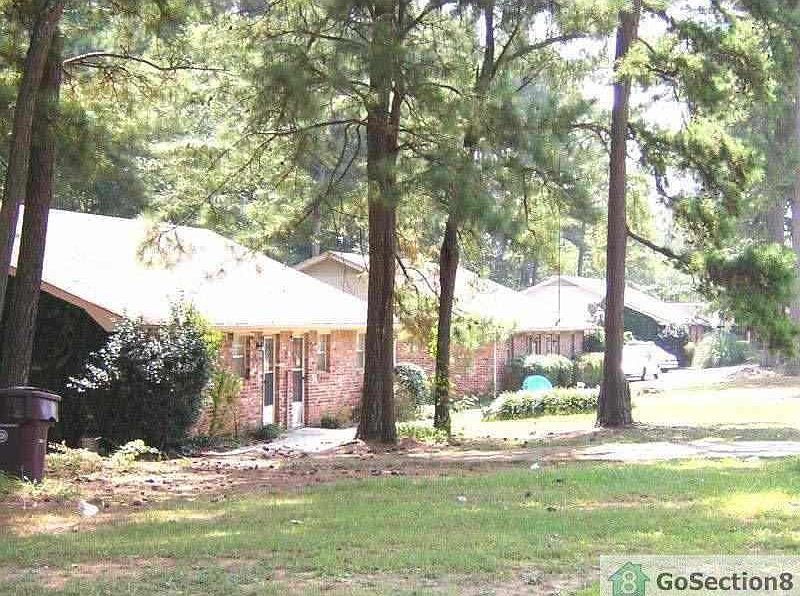 2nd image of 8290 Glenwoods Ter