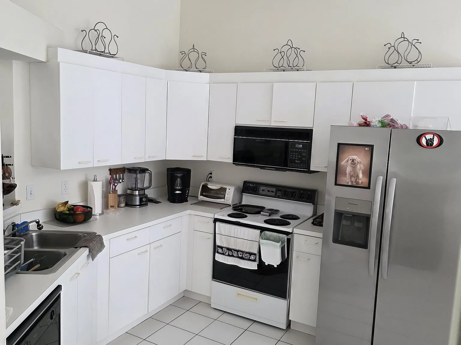 966 Woodshire Ln — Photo 4