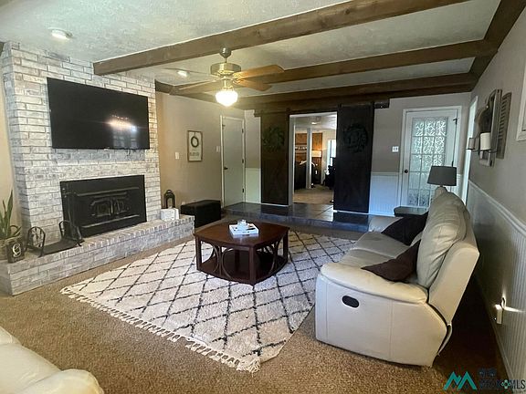4th image of 501 E 17th Ln