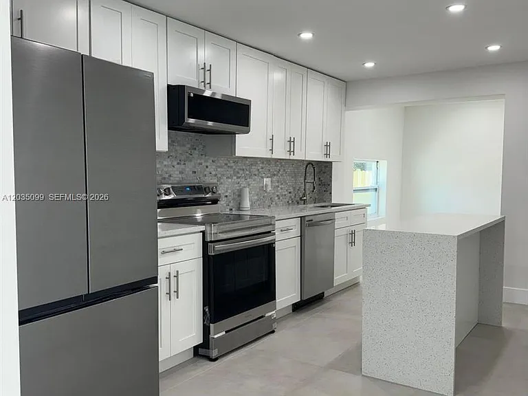 4028 SW 49th Ct — Photo 8