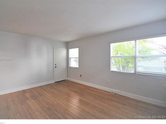 4th image of 7610 Byron Ave APT 7A