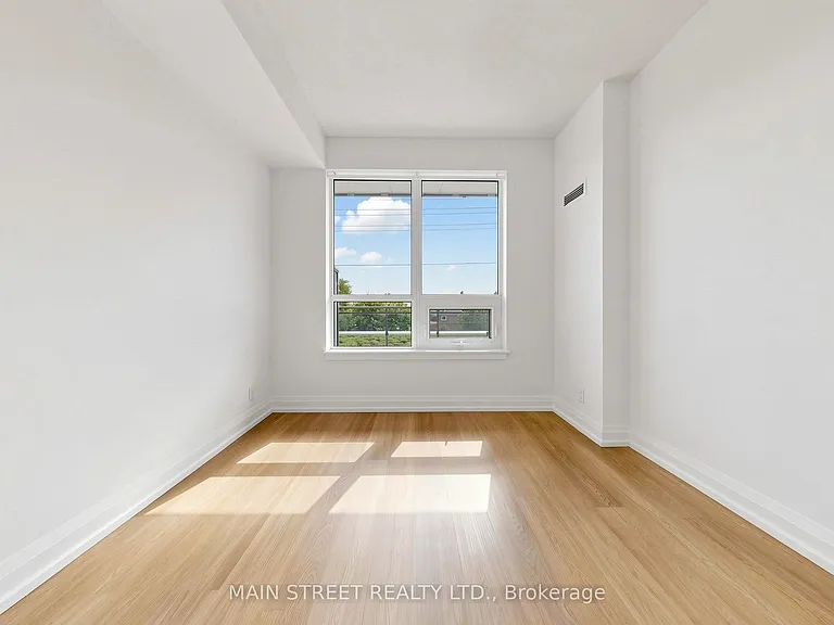 7900 Bathurst St #228 — Photo 29
