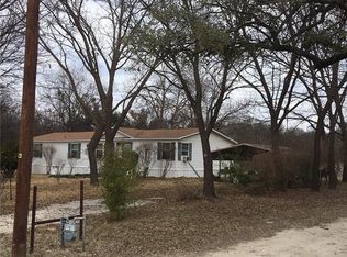 1012 S Pearl St, Comanche, TX 76442
