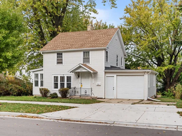 516 W South St, Stoughton, WI 53589