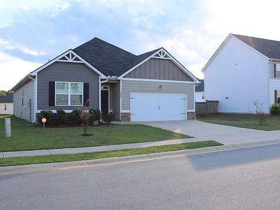 3rd image of 215 Barnyard Way