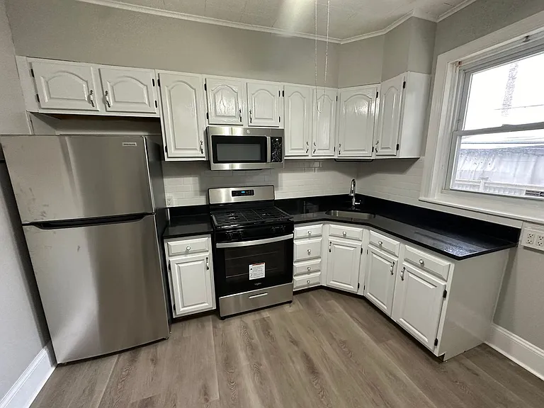 5743 Pemberton St — Photo 3