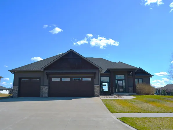 6720 Prairie View Ct, Sioux City, IA 51106