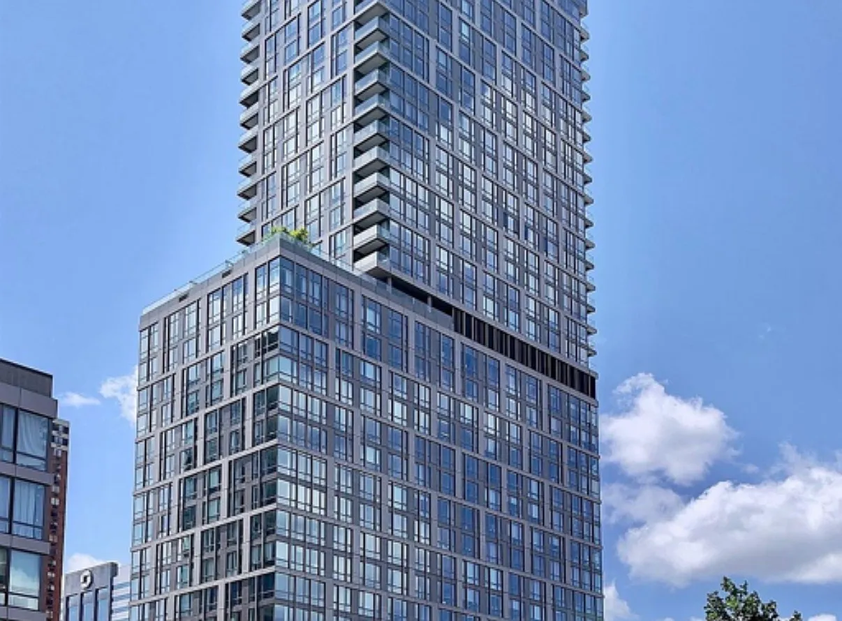 1 bed, 748 sqft, $4,200 — Photo 1
