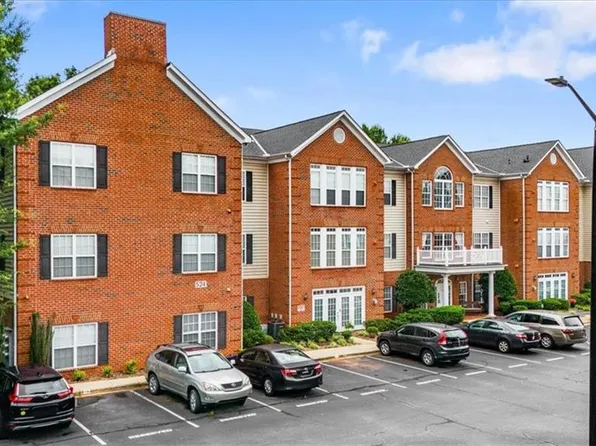 524 College Rd APT 306, Greensboro, NC 27410