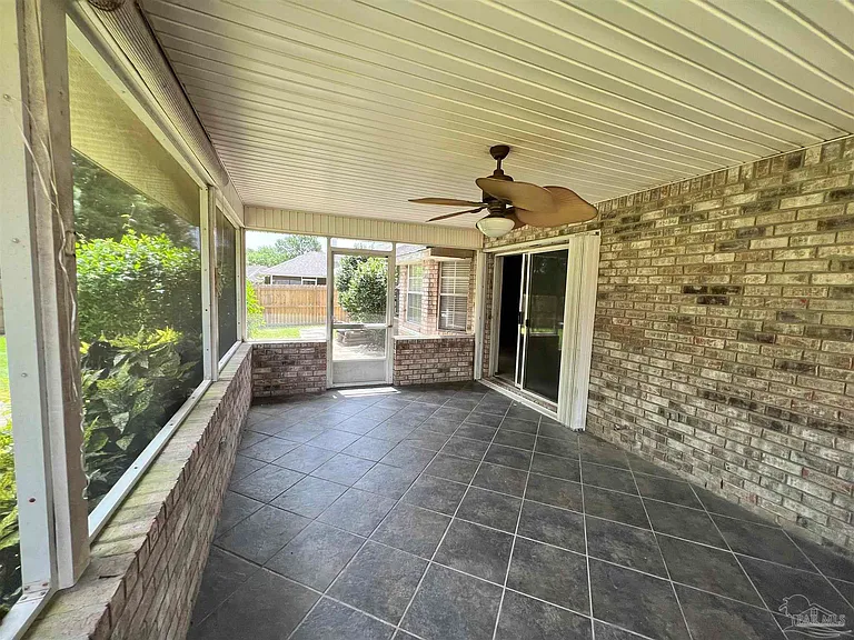 9046 Caribbean Dr — Photo 32