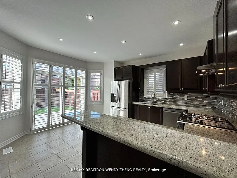 33 Begonia Cres #UPPER — Photo 6