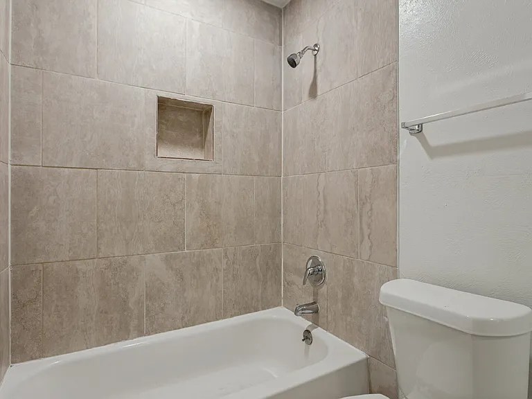 4555 Altamesa Blvd — Photo 22
