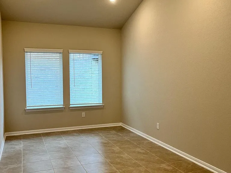 9223 Grand Western — Photo 8