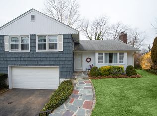 55 Van Arsdale Pl, Manhasset, NY 11030