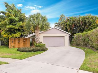 1215 Pine Sage Cir, West Palm Beach, FL 33409