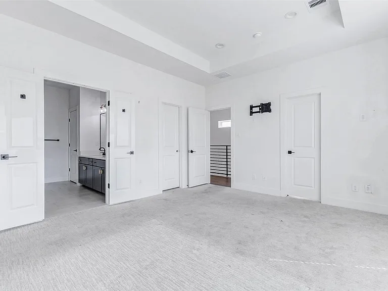 334 Eastwood St — Photo 31