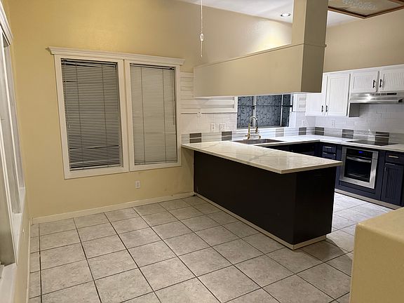 5th image of 10347 N Camarillo Dr