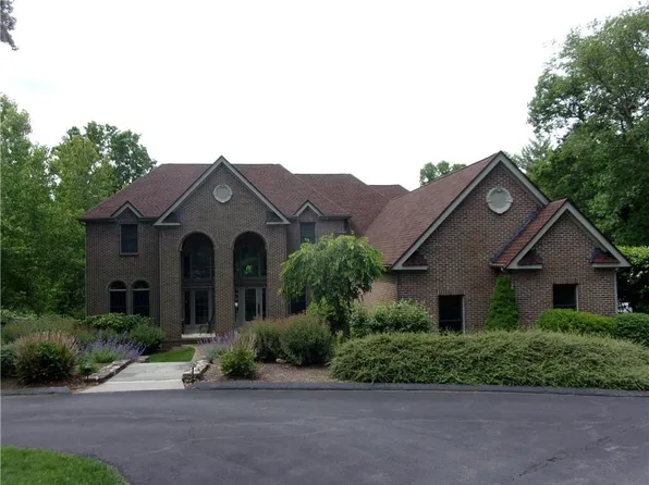 77 Iroquois Trl, Glocester, RI 02857