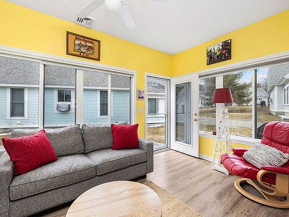 3rd image of 454 Post Road #119