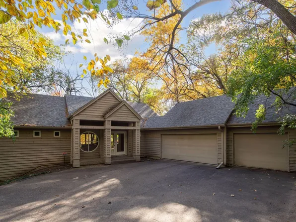 5349 Shady Hills Cir, Shorewood, MN 55331