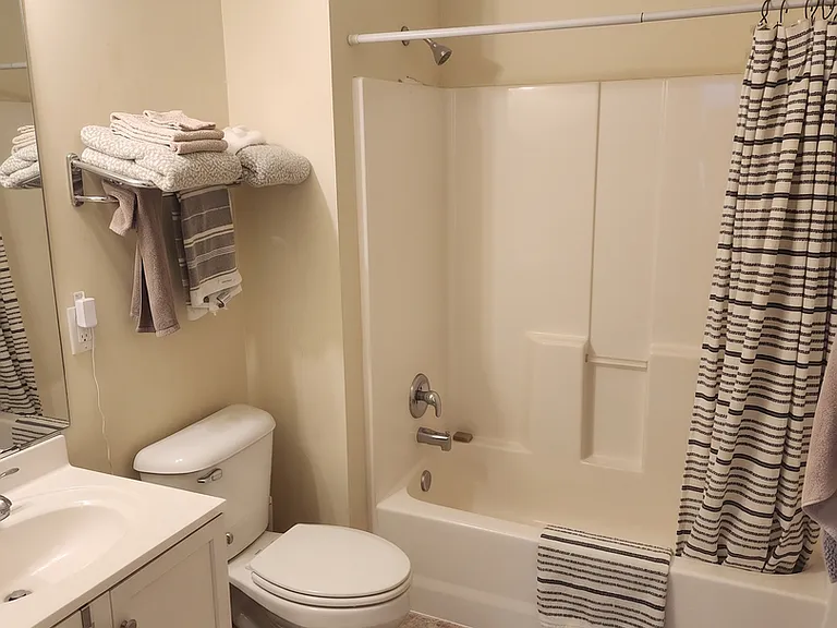 618 Lockhart St — Photo 13