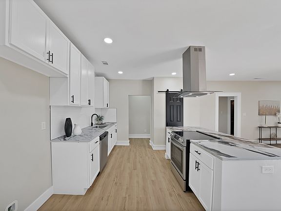 2nd image of 2803 Wilkinson Ave