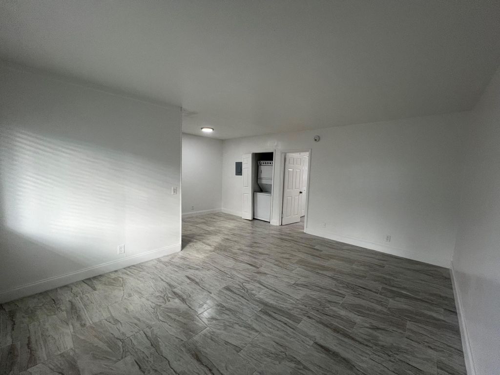 1751 NE 31st St APT 18, photo 4