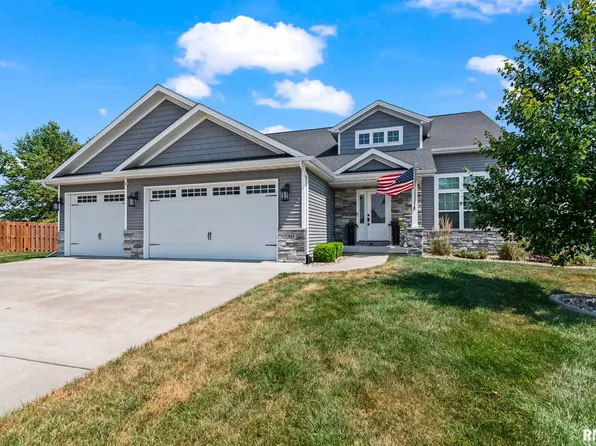 918 Cypress Dr, Chatham, IL 62629