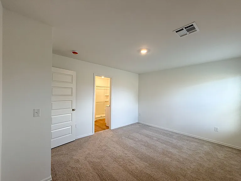 16309 Harvester Dr — Photo 12