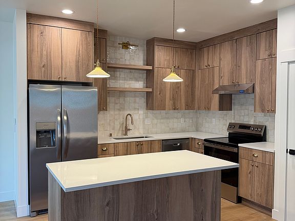 5th image of 10507 NE 12th Way