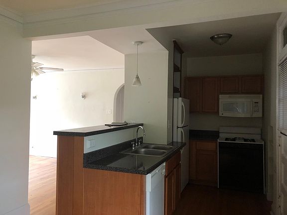3rd image of 4802 N Fairfield Ave #8