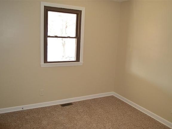 2nd image of 4086 Elizabeth Dr