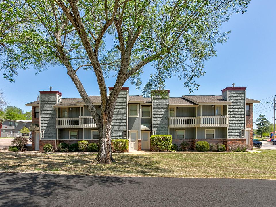 1st image of 515 W Benton St APT C